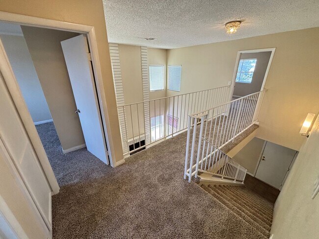 Building Photo - Spacious 3BED/3BATH Two story home located...