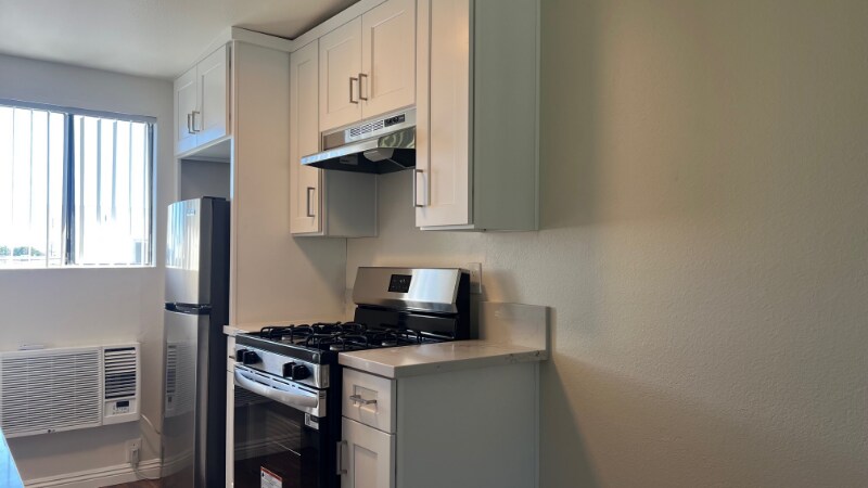 Building Photo - 7424 Radford Ave