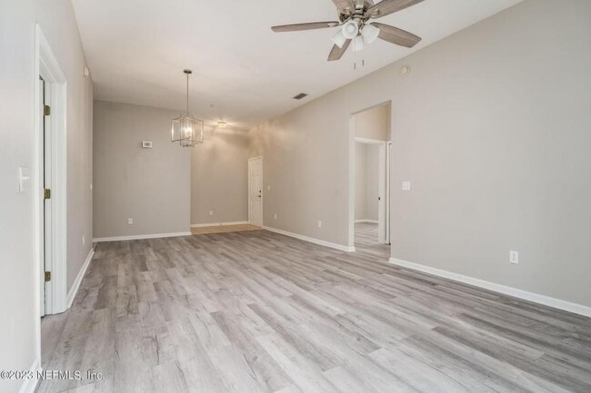 Building Photo - 3 bedroom in Jacksonville FL 32256