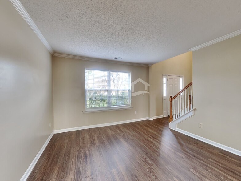 Building Photo - 542 Birchtree Valley Ct