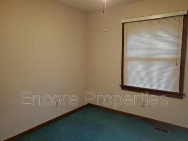 Building Photo - 1125 Bermuda Run