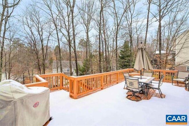 Building Photo - 1150 River Oaks Ln