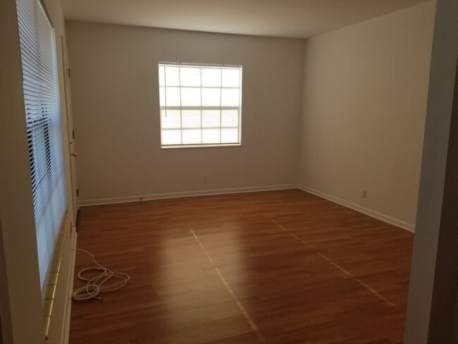 Building Photo - Charm + Plenty of Storage Space-Make this Temple Terrace House A Home!