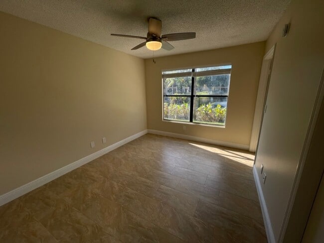 Building Photo - ANNUAL RENTAL - OASIS- 2 BED/2BATH