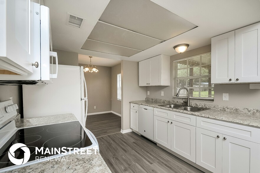 Building Photo - 1690 Palm Leaf Dr