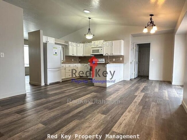 Building Photo - 550 E Single Family Home