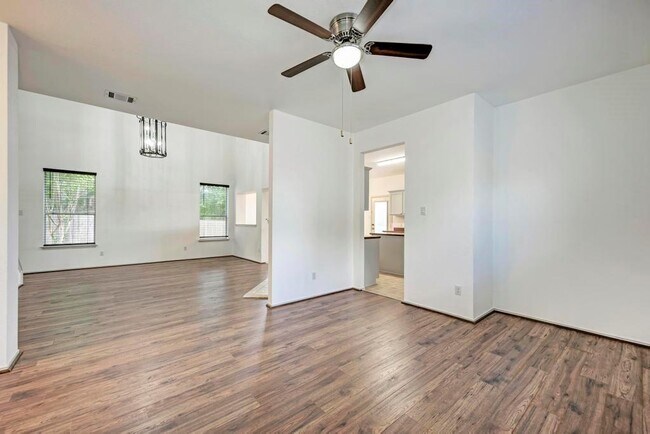 Building Photo - 15005 Donna Jane Loop