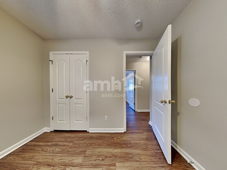 Building Photo - 6902 Brachnell View Dr