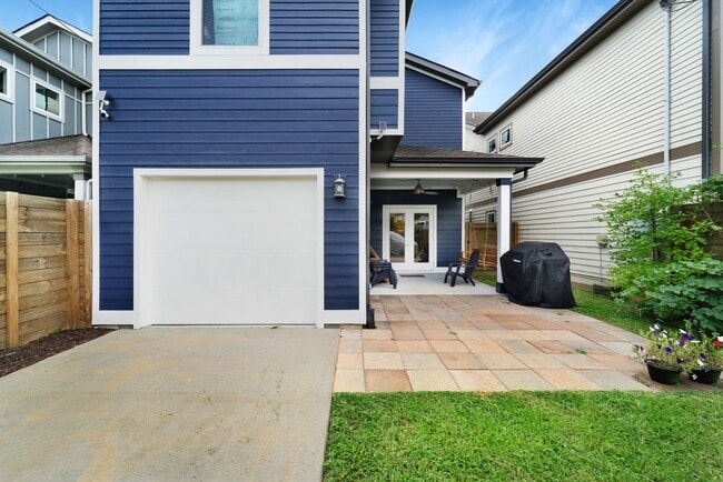 Building Photo - Charming FURNISHED East Nashville Home-181...