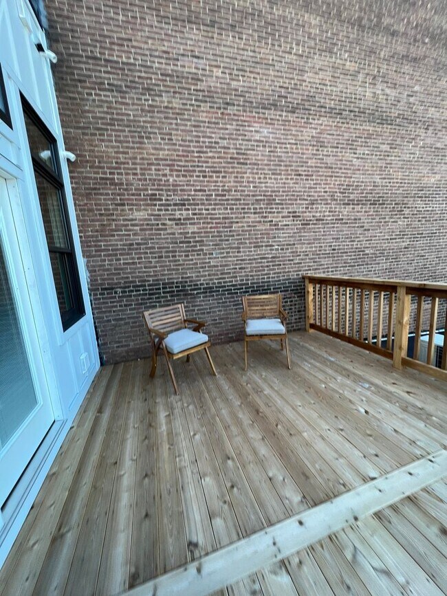 Building Photo - One Bedroom Downtown Lafayette - Fully Furnished