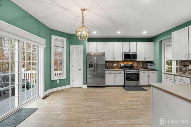 Building Photo - 2 Gonzalez Dr