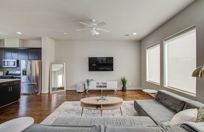 Building Photo - 509 Gregg St