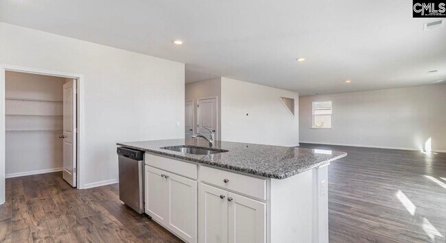Building Photo - 2075 Grovefield Dr