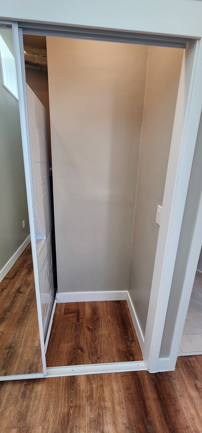 Building Photo - 5347 Bingham Ct