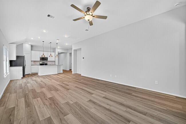 Building Photo - 8915 Field Daisy Ct