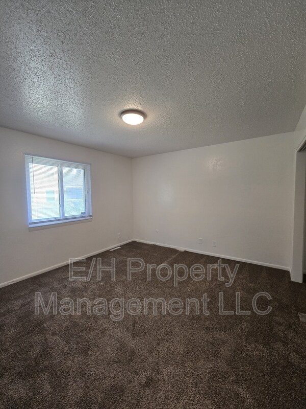 Building Photo - 8728 E Arthur Cir
