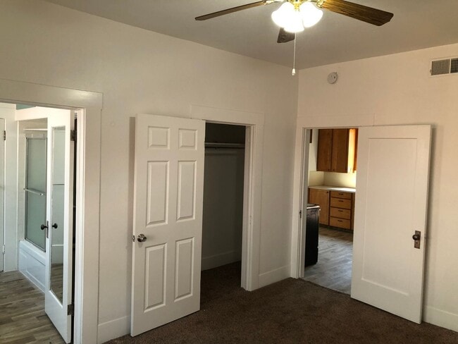 Building Photo - Enjoy The River Breeze On The Front Porch