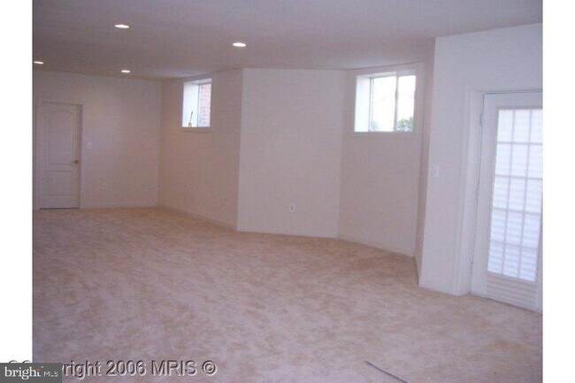 Building Photo - 15520 Tuxedo Ln