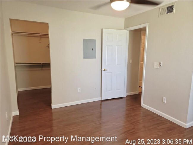 Building Photo - 1 br, 1 bath House - 231 W. Horizon Ridge ...