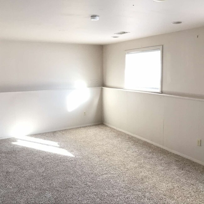 Building Photo - 304 Ruth St