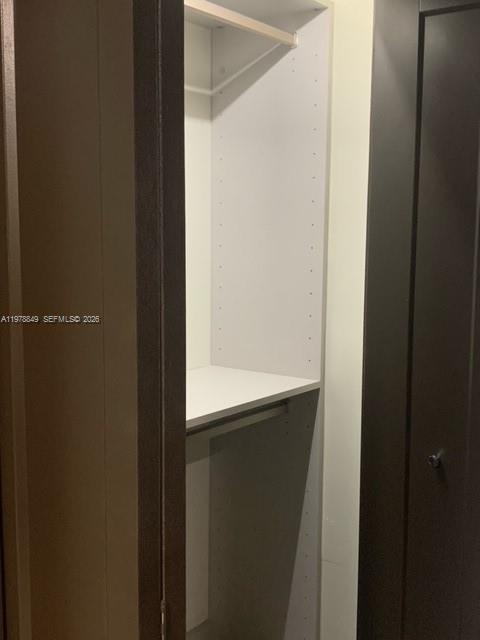 Building Photo - 90 Edgewater Dr