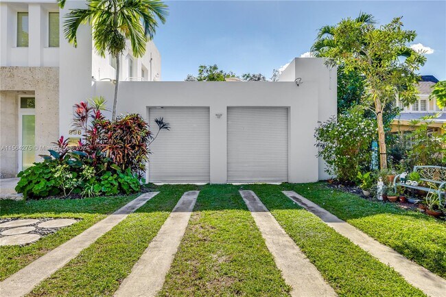 Building Photo - 696 NE 68th St