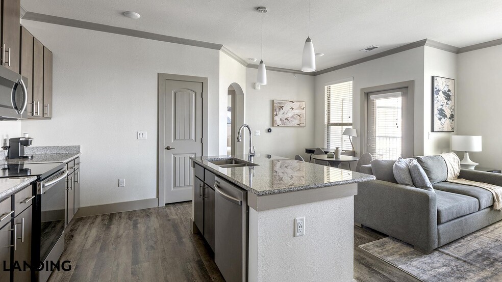 Building Photo - 12500 Shadowglen Trce