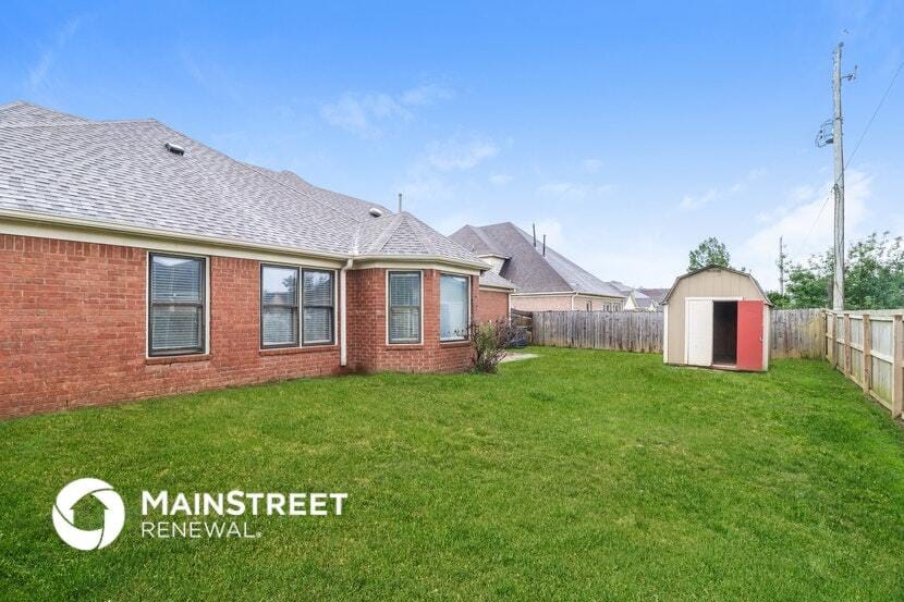 Building Photo - 9261 Sarsen Dr