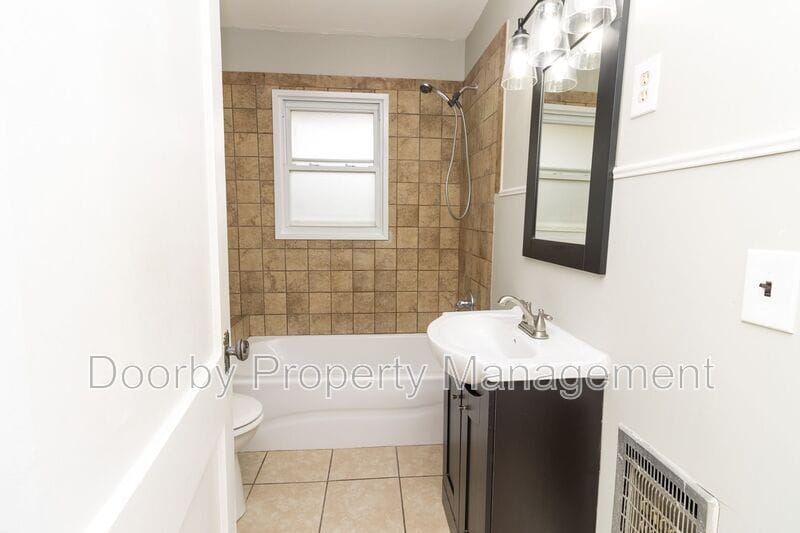 Building Photo - 11412 London Ln