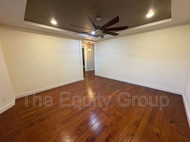 Building Photo - 540 W Birch Ct