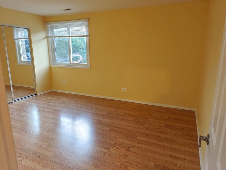 Building Photo - 2600 Brookwood Way Dr