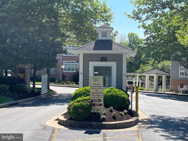 Building Photo - 9001 Groffs Mill Dr