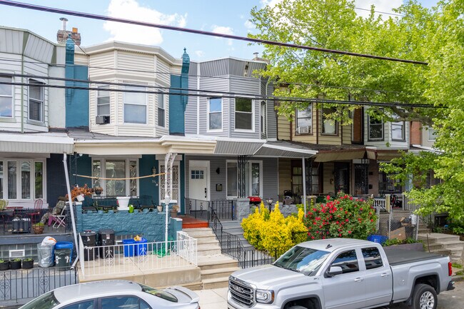 Building Photo - 714 S 55th St