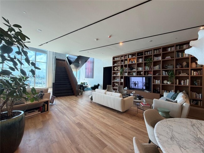 Building Photo - 1400 Biscayne Blvd