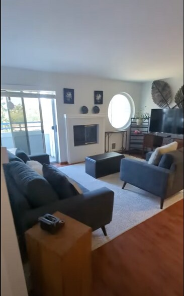 Living Room - 2244 13th Ave W