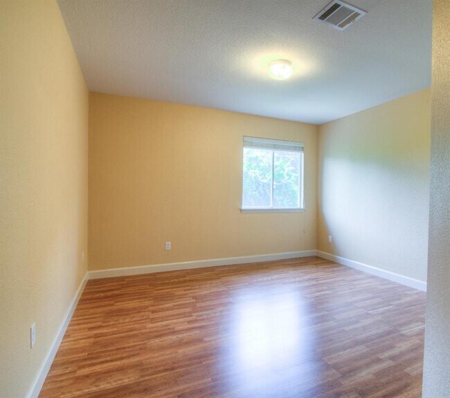 Building Photo - 8701 Corran Ferry Dr