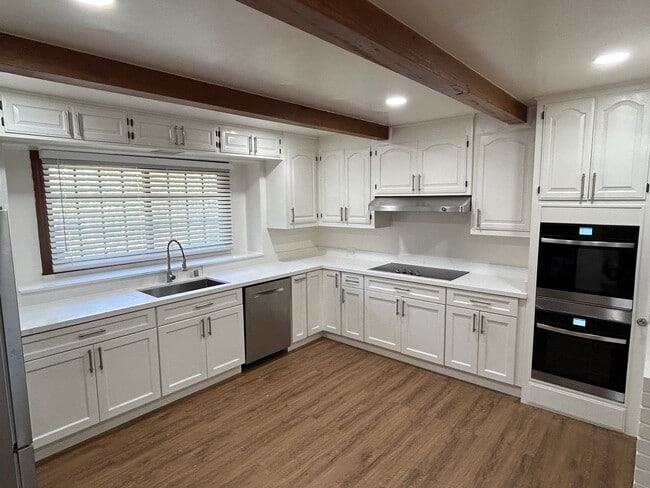 Building Photo - Charming Single-Story 3 bd Home in Coveted South Los Altos - OPEN HOUSE: Sunday, April 19 from 10...