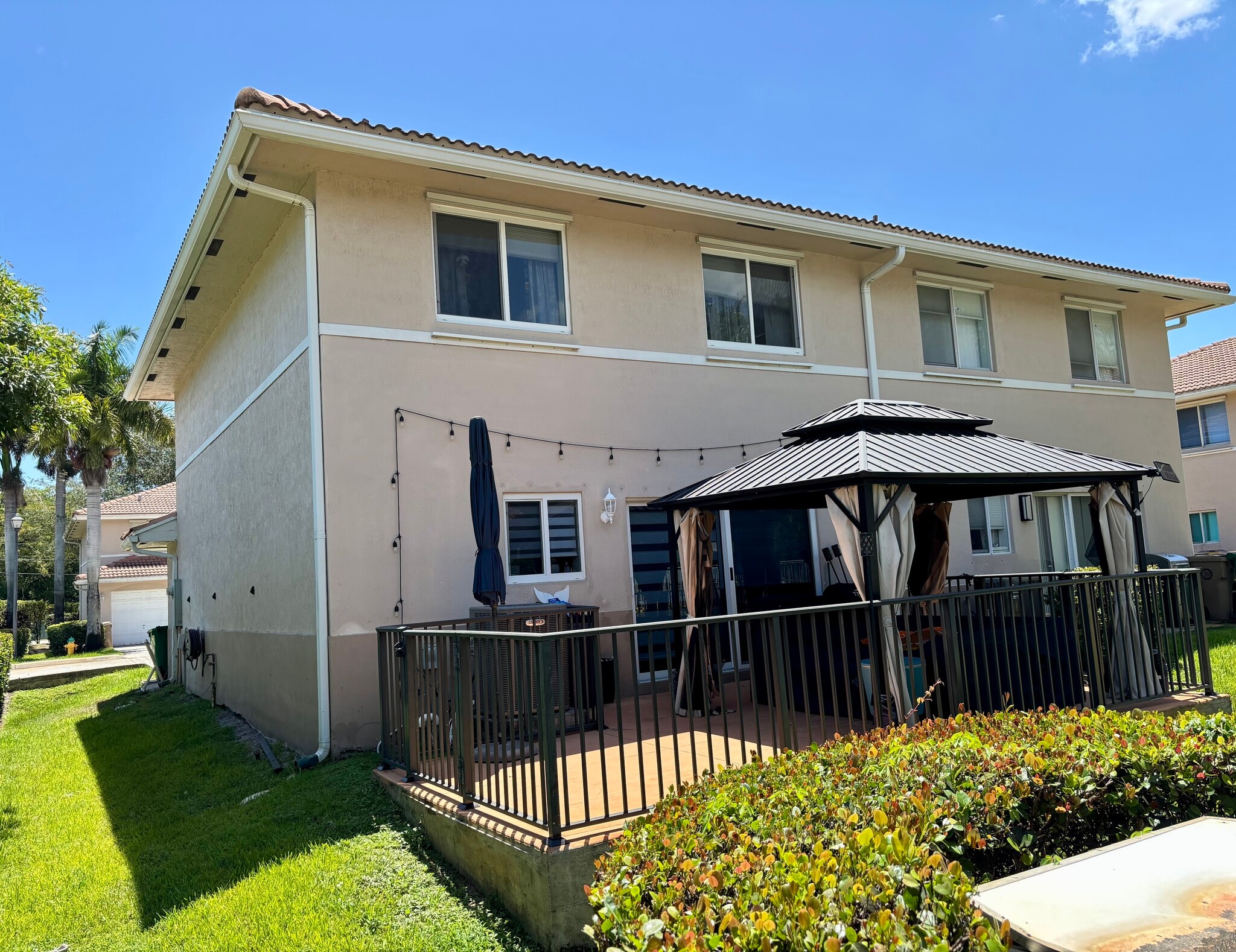 Building Photo - 4901 Palm Garden Ln