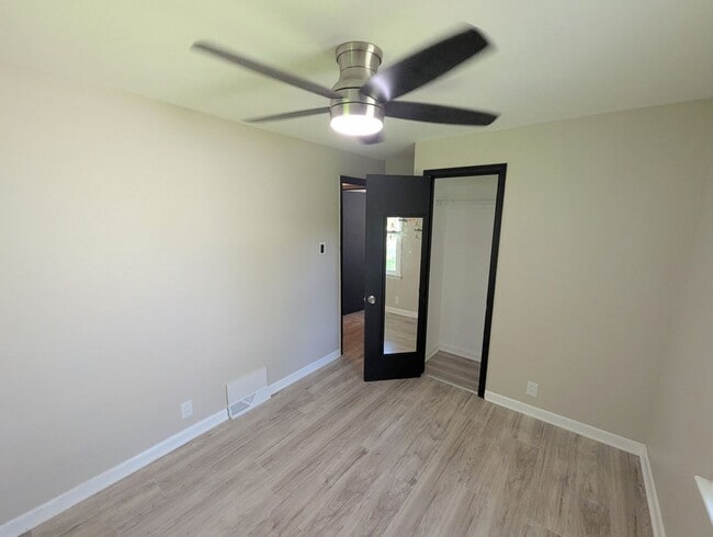 Building Photo - Bellefontaine Bliss