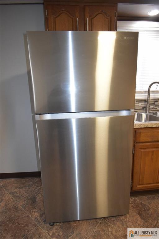 Building Photo - 99 Main St