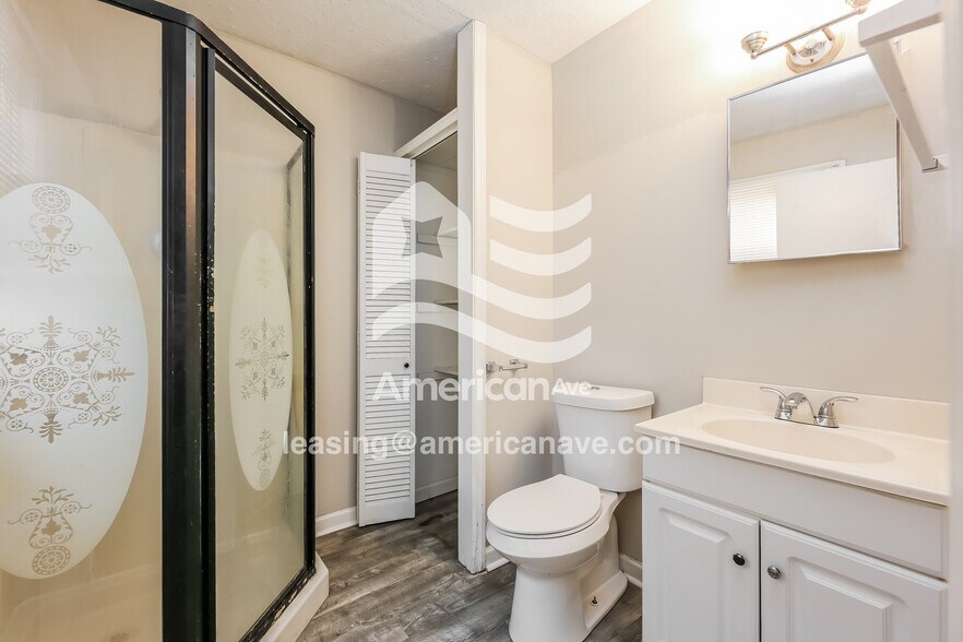 Building Photo - 45 Carriage Dr