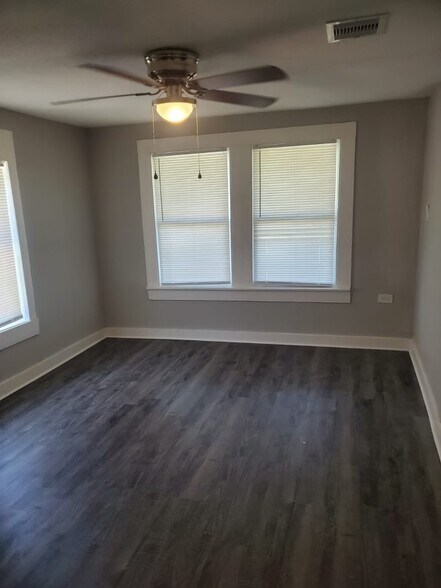 Building Photo - 6218 Woodrow St