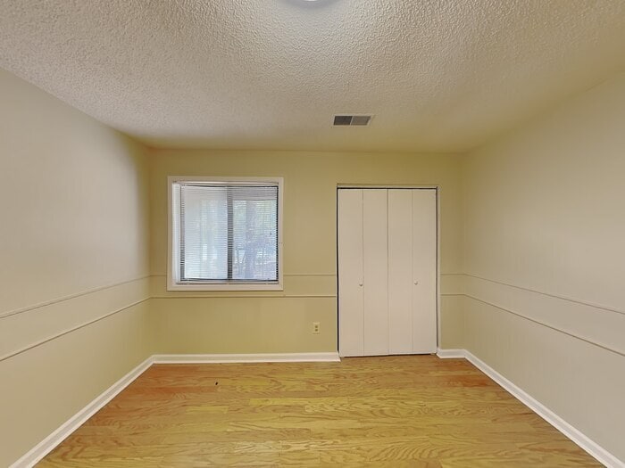 Building Photo - 4569 S Landing Dr