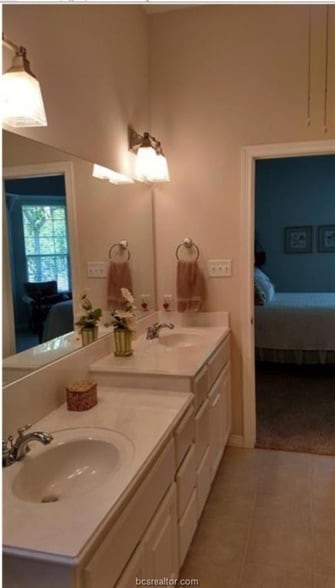 Building Photo - 307 Stoney Hills Ct