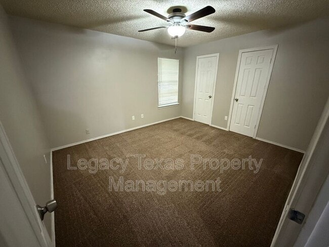 Building Photo - 1610 Sun Valley Dr