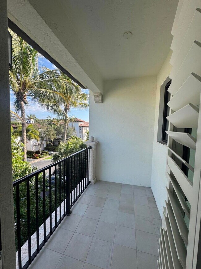 Building Photo - 615 Windward Cir