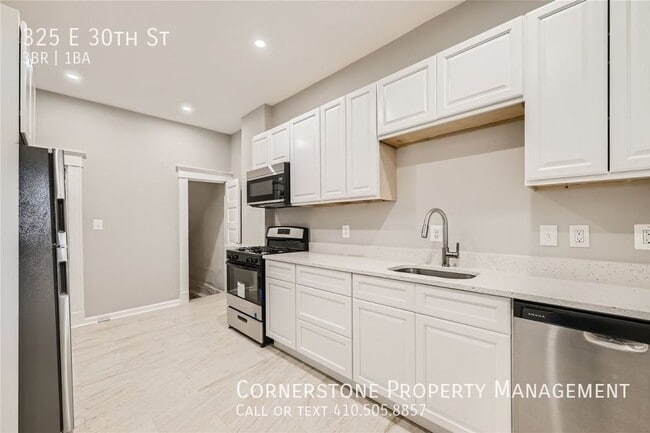 Building Photo - 325 E 30th St