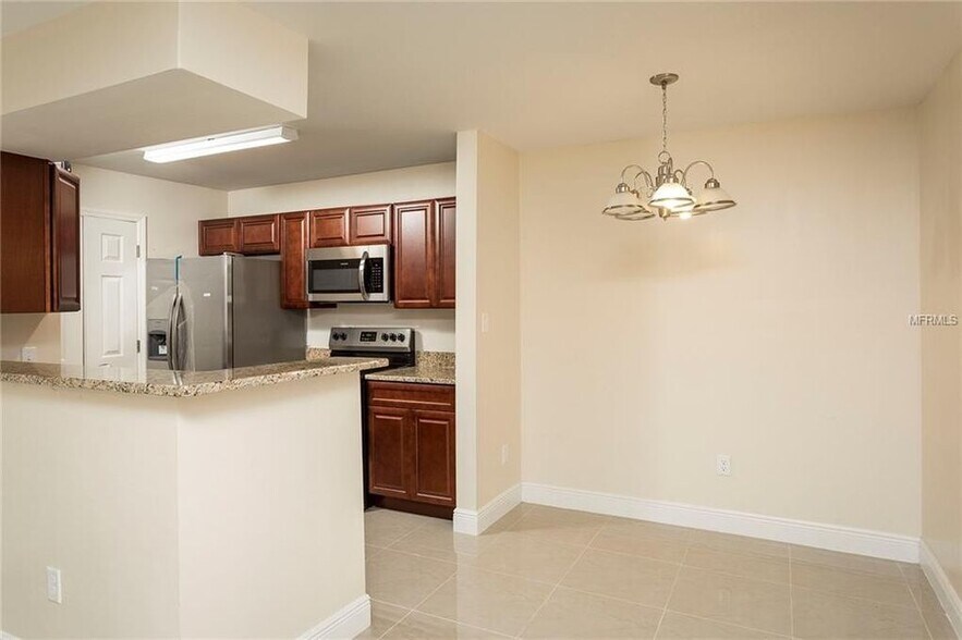 Building Photo - 5600 Devonbriar Way