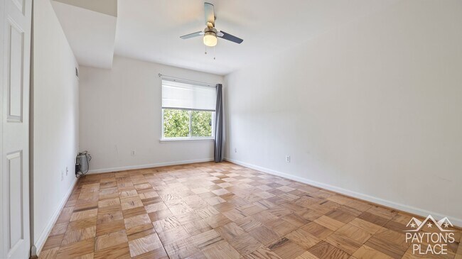 Building Photo - Spacious Condo minutes away from College Park campus