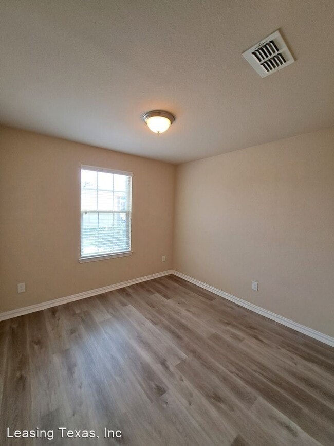 Building Photo - 3 br, 2.5 bath House - 749 River Hill Ln.